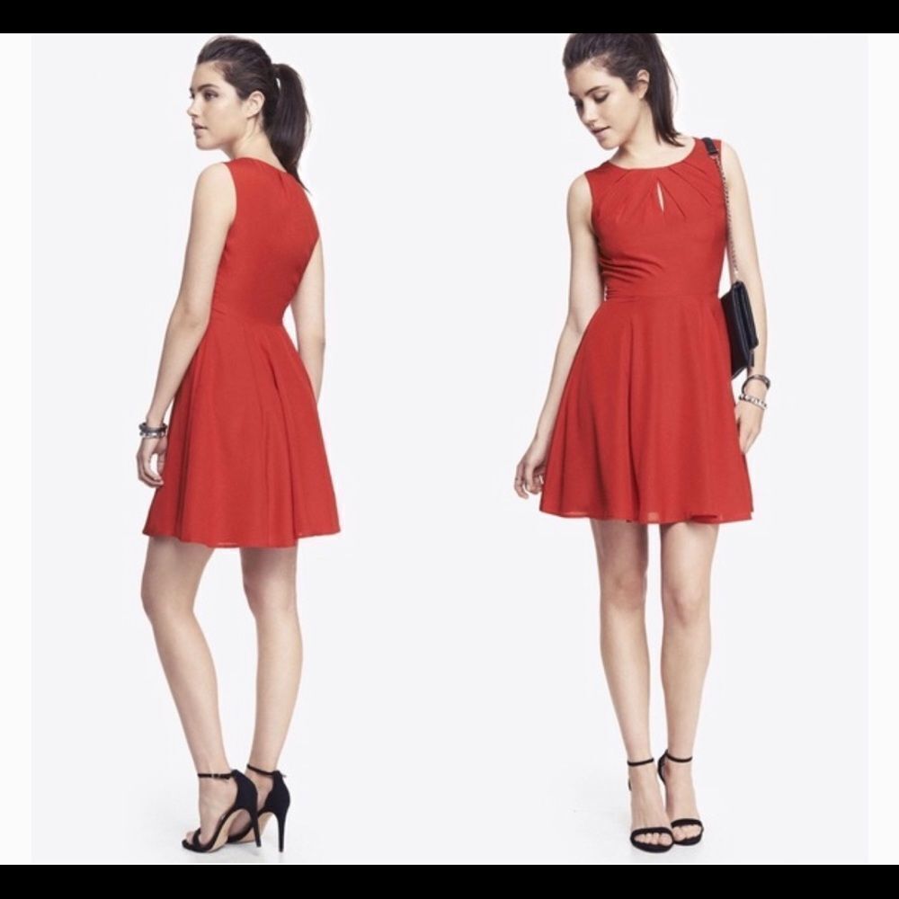 Red Express Dress - Picture 3 of 9